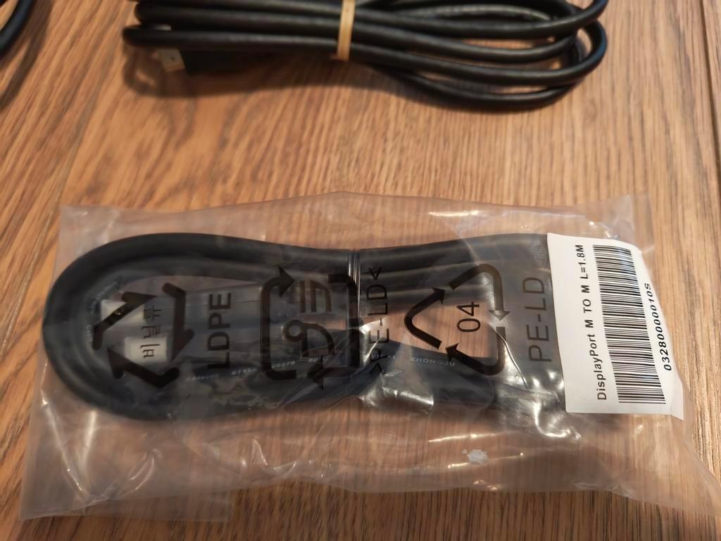 HDMI en DisplayPort kabels - Gratis af te halen!