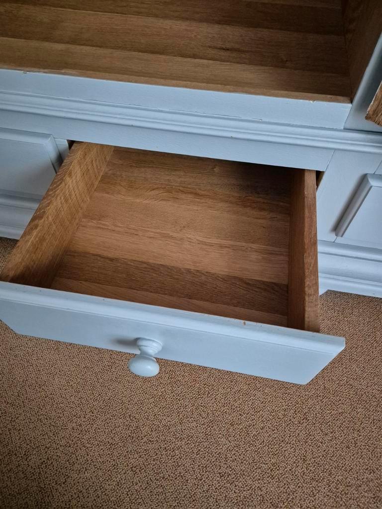 Mooie, ruime kledingkast