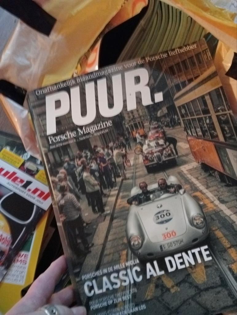 Grote verzameling auto bladen