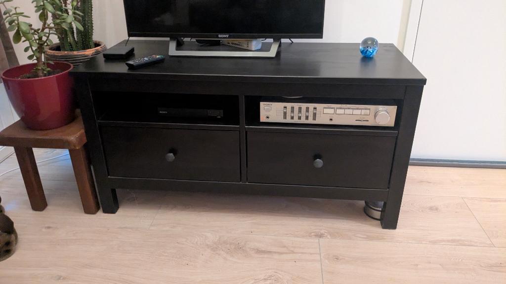 Tv meubel Ikea Hemnes 110x47x57 (LxBxH)