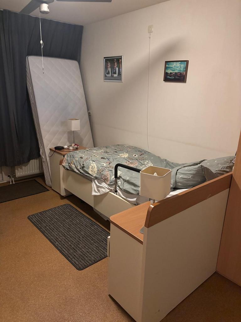 Senoirenbed met elektrische bedbodem