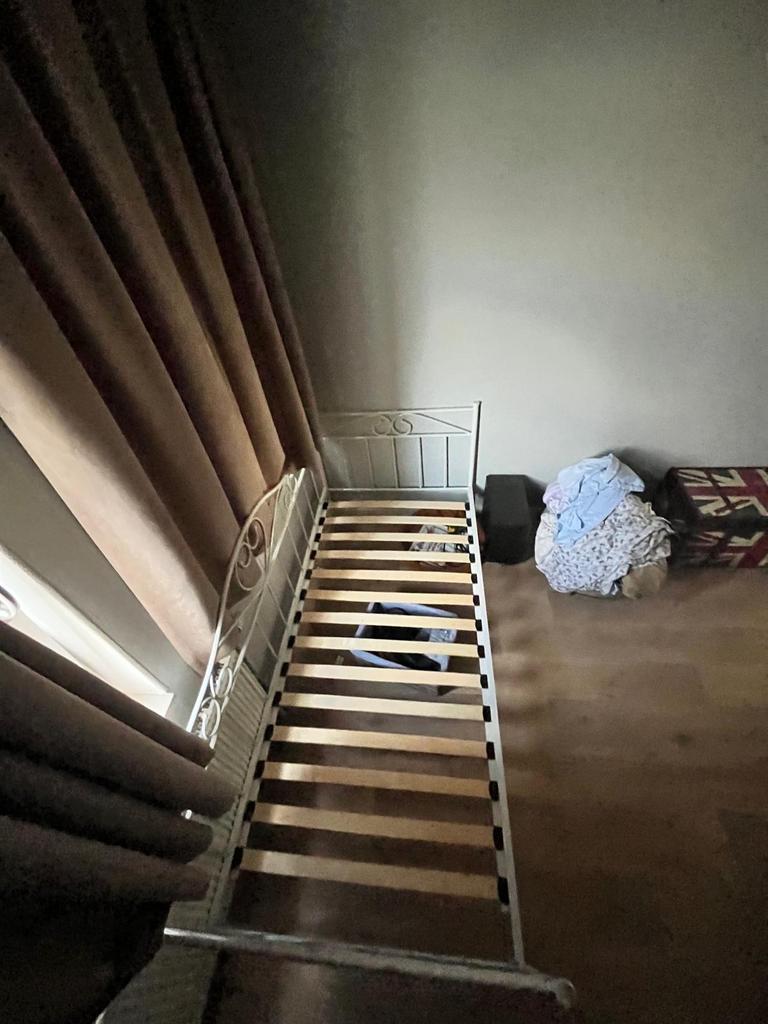 Romantisch meisjesbed met lattenbodem - Zeer goede staat