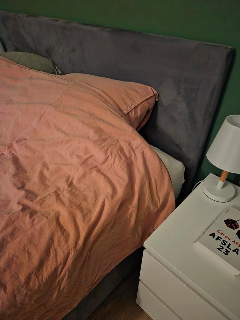 GRATIS Grijs, fluwelen boxspring van 180x200cm