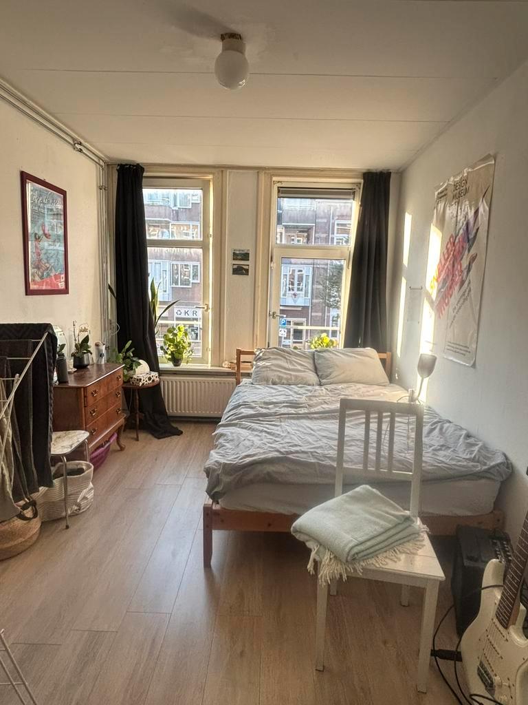 Bedframe van IKEA (ZONDER lattenbodems en matras)