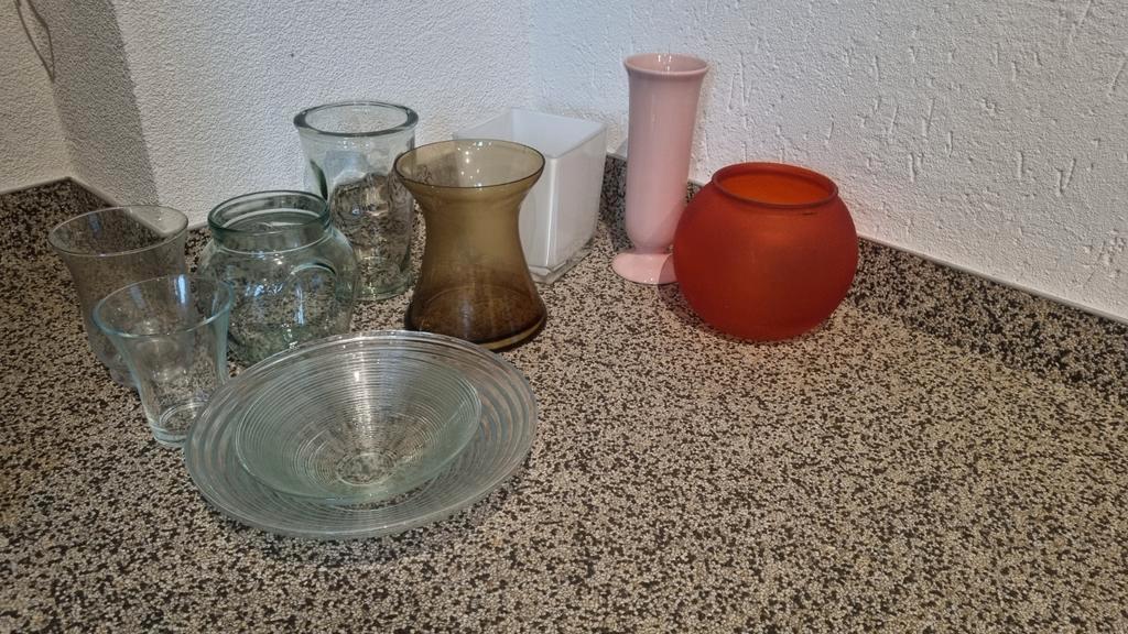Gratis vazen en schalen