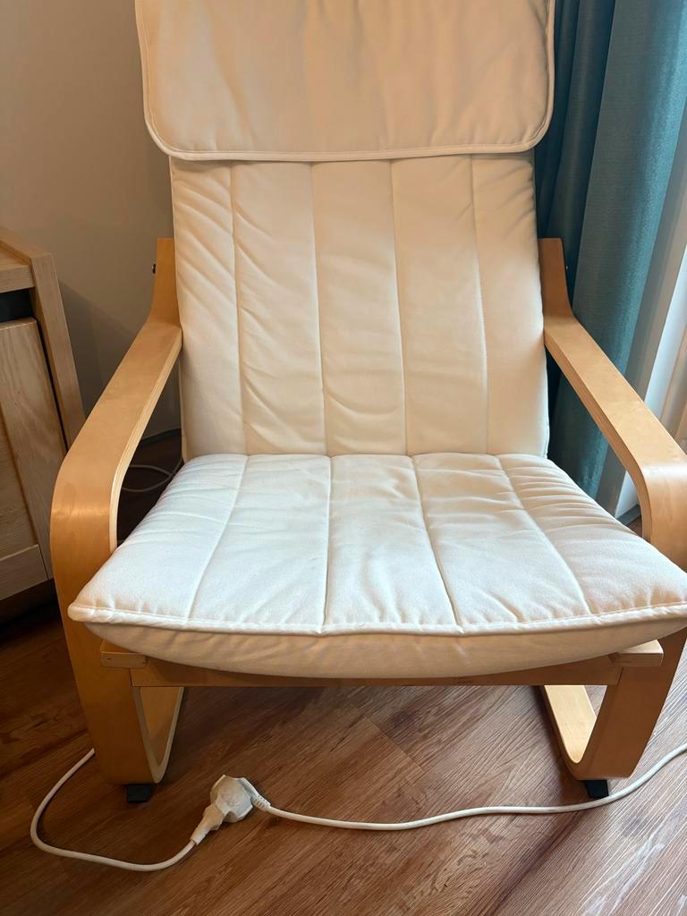 Comfortabele fauteuil met witte bekleding