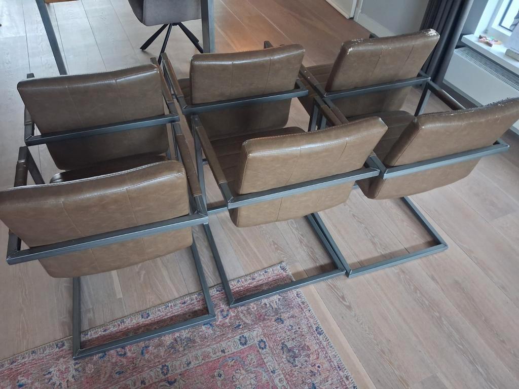 6 Eetkamerstoelen - Gebruikt