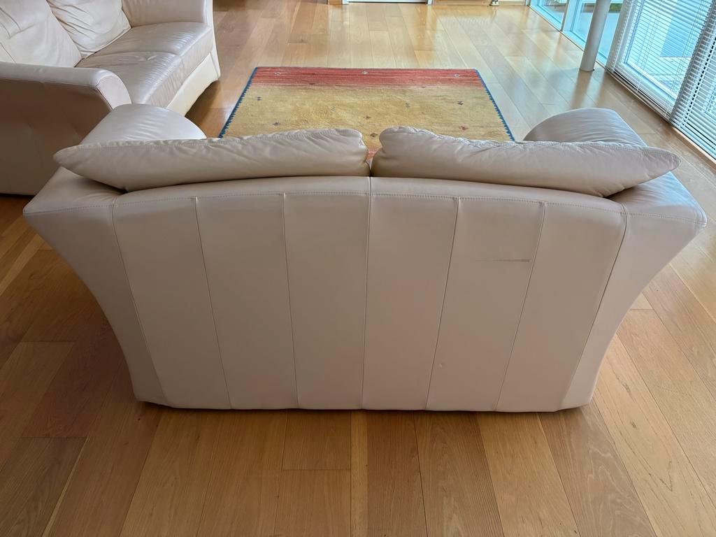 Twee leren banken (2- en 2,5-zits) - dit weekend ophalen!