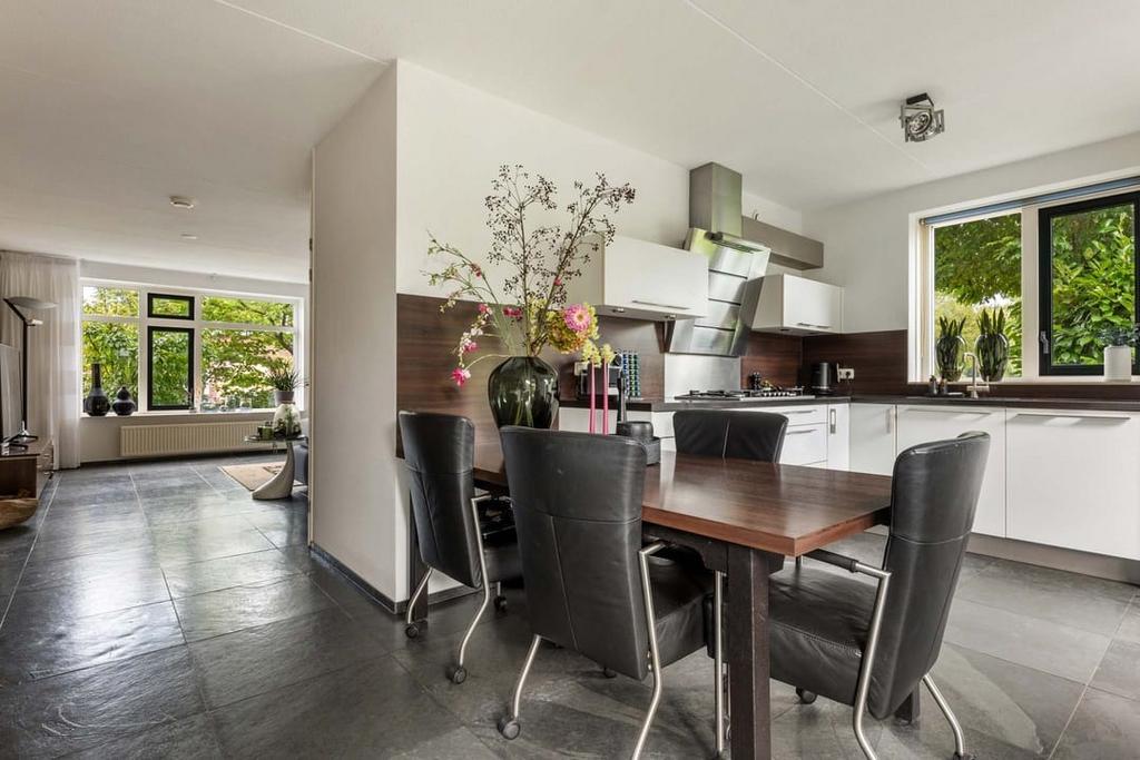 Eettafel met stoelen af te halen