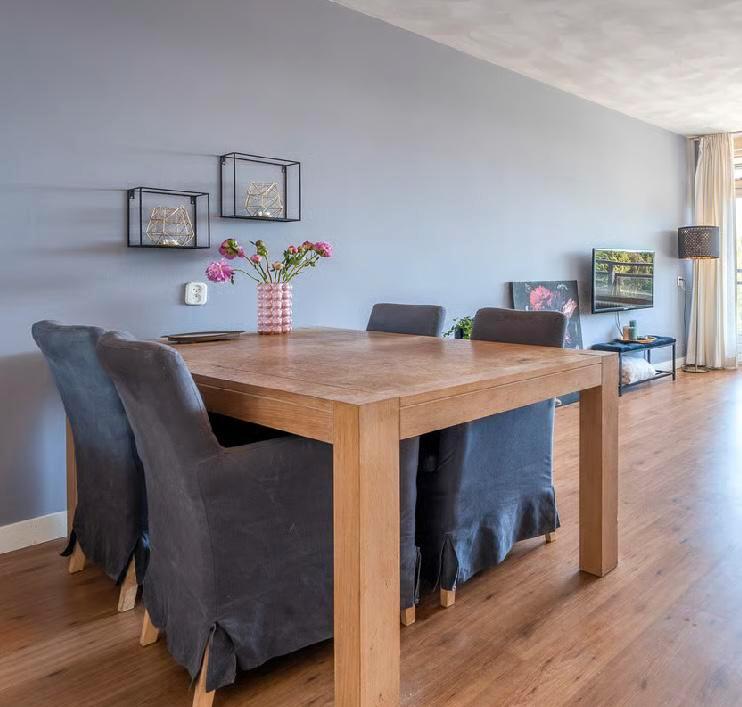 gratis ophalen- massief eiken eettafel