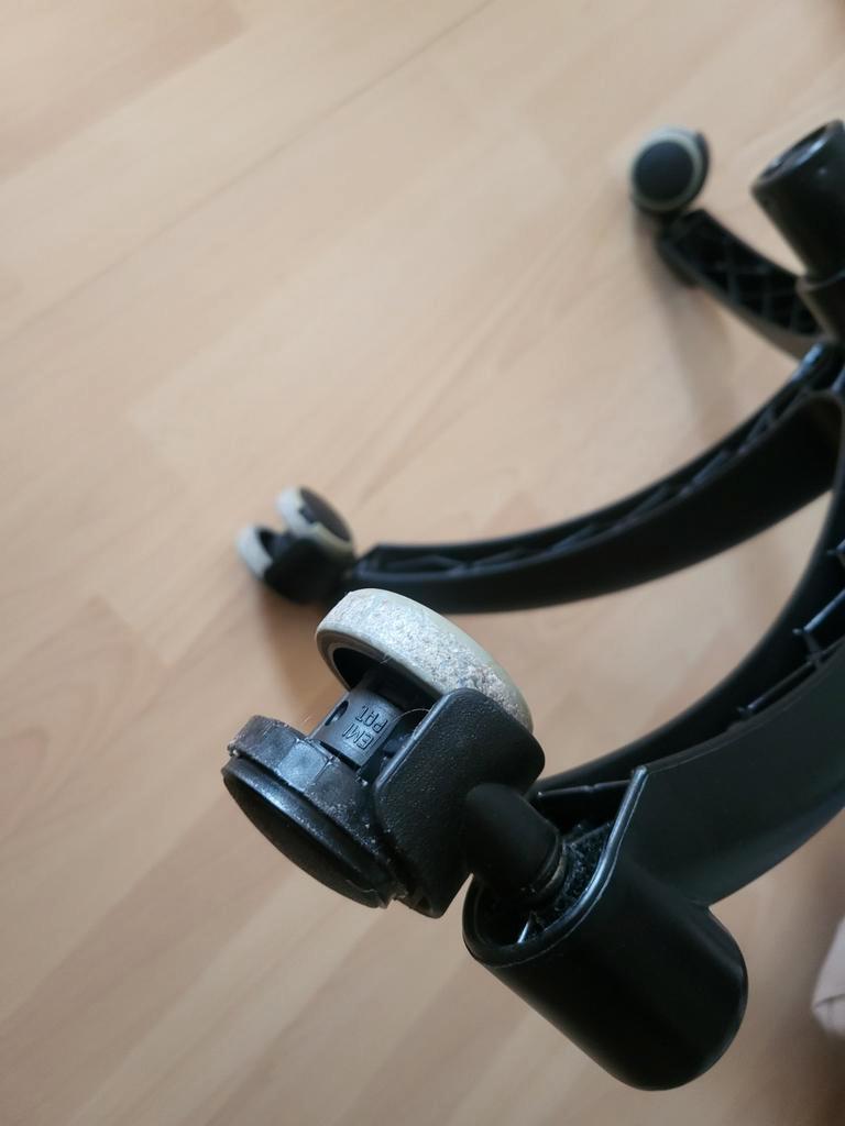 Gratis afhalen bureaustoel. Verstelbare hoogte en zithoek.