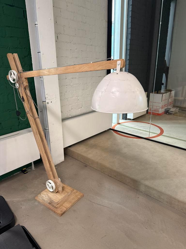 Gratis houten lamp - 150x153 cm - Op te halen