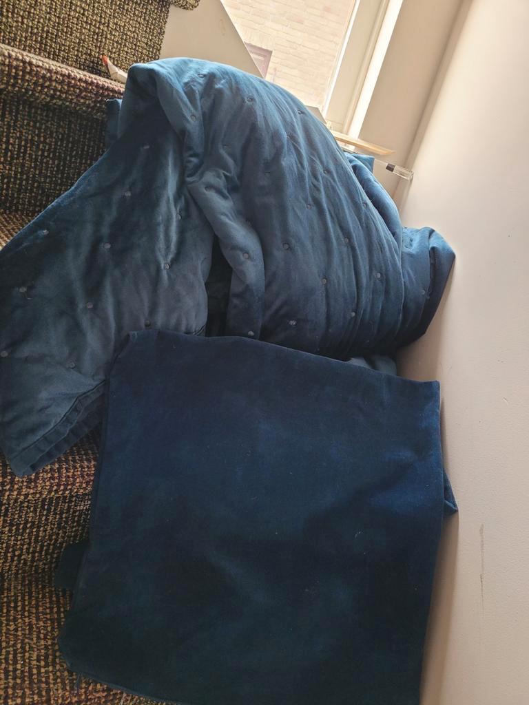 Gratis afhalen: grote deken & 6 kussenhoezen