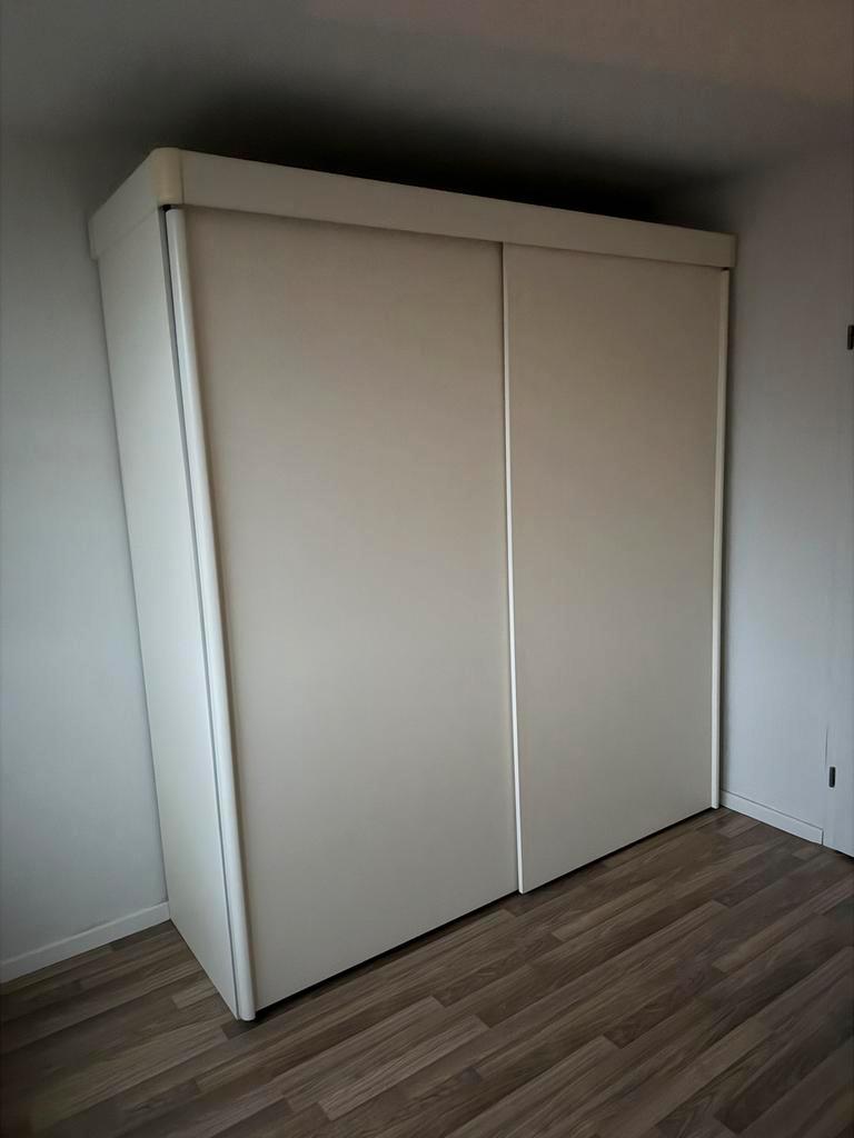 Kledingkast - vandaag ophalen!