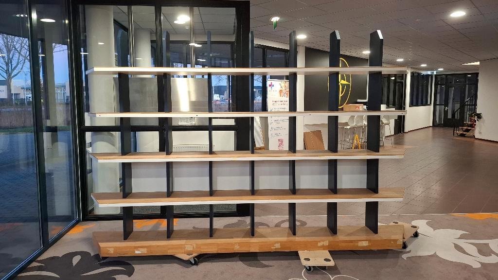 Winkel meubel broeken/jeans