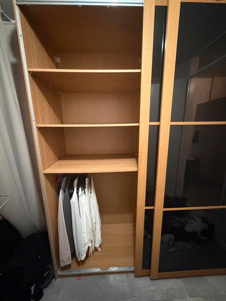 Schuifkast met donker glas