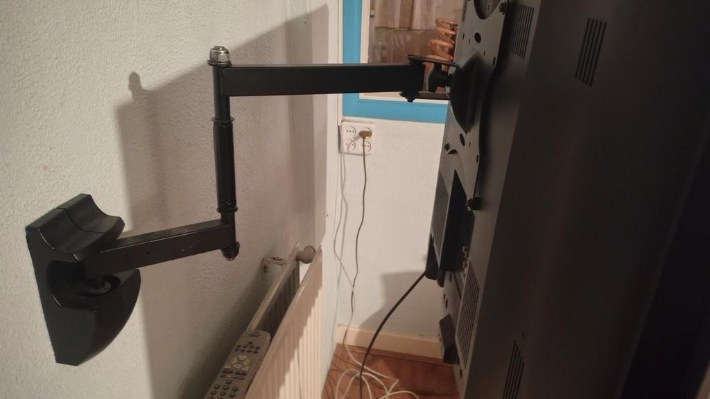 Jvc tv met muurbeugel