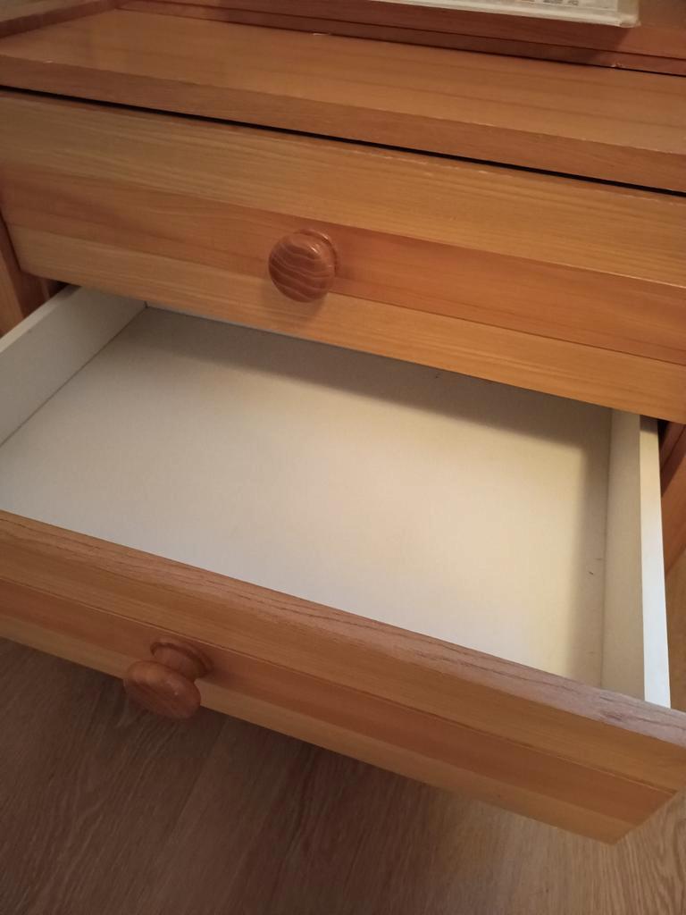 Houten Nachtkastje met Opbergruimte