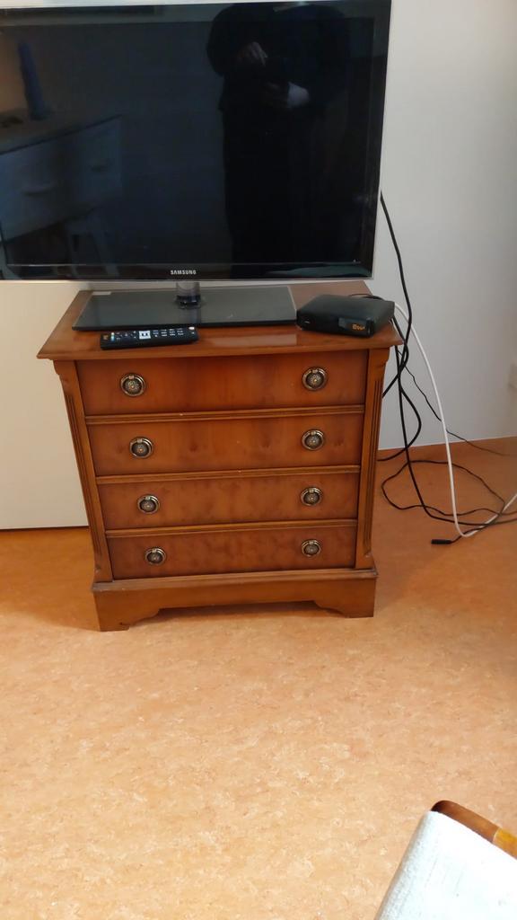 Gratis Vintage TV Kastje