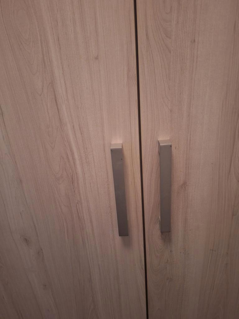 Gratis klerenkast af te halen h190xb110x55d