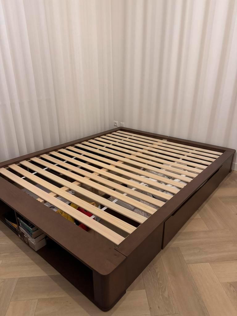 Bed frame 160x200 gratis ophalen