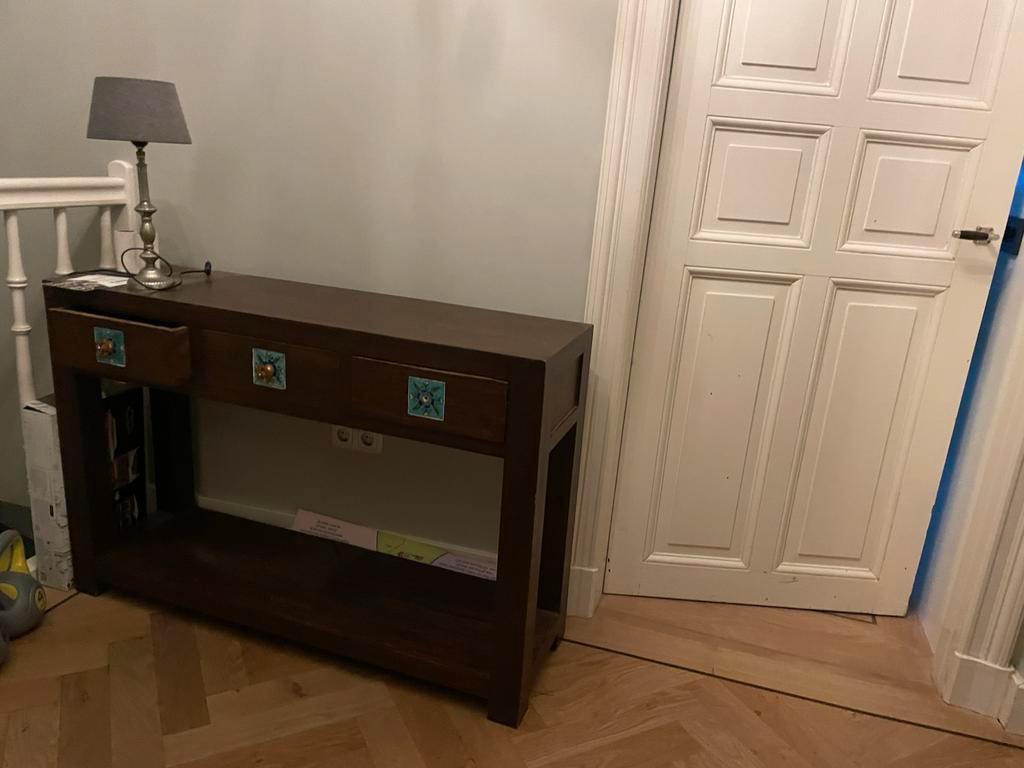 Kersenhouten sidetable met tegeltjes details