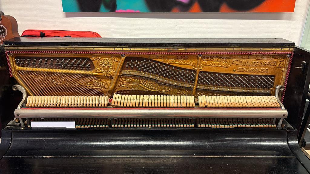 Gratis Grotrian Steinweg piano