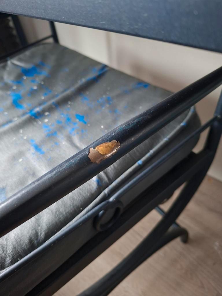 Donkerblauwe kaptafel van metaal - gratis af te halen