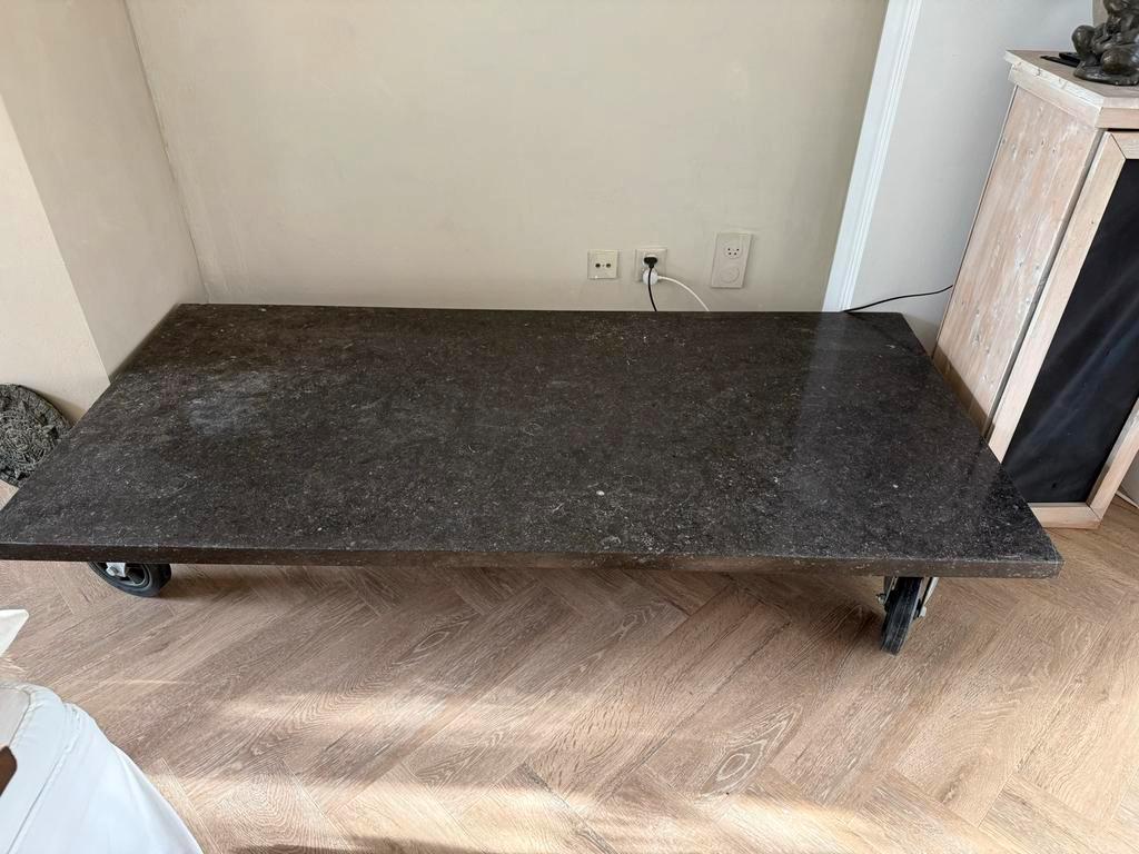 Belgisch Hardsteen Tafel