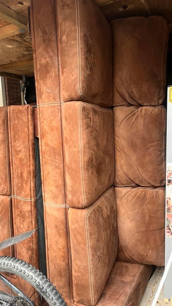 Ruime hoekbank,gratis af te halen