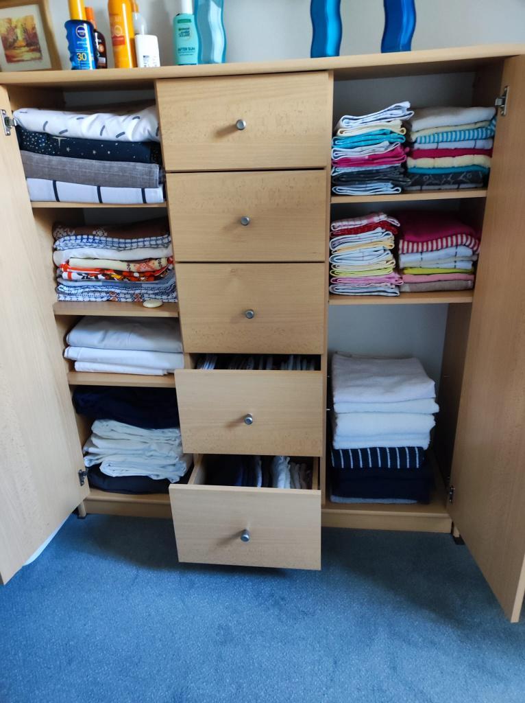 Linnenkast 2 deurtjes + 5 lades (gratis afhalen)