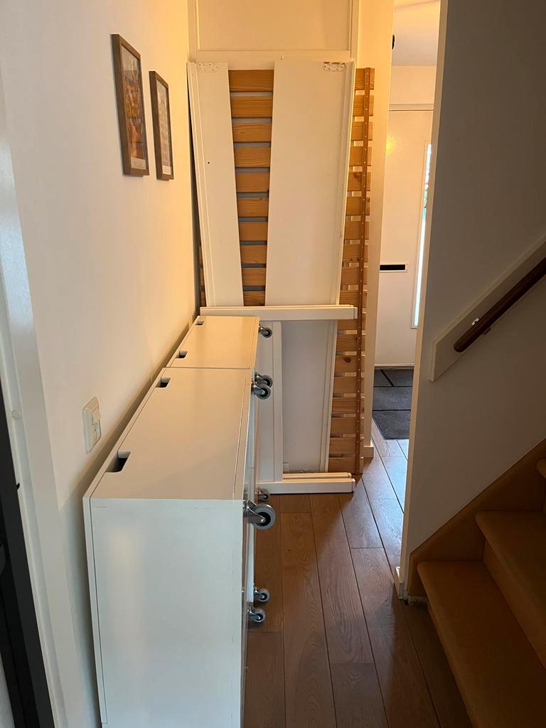 Eenpersoonsbed 90x200 met handige opberglades