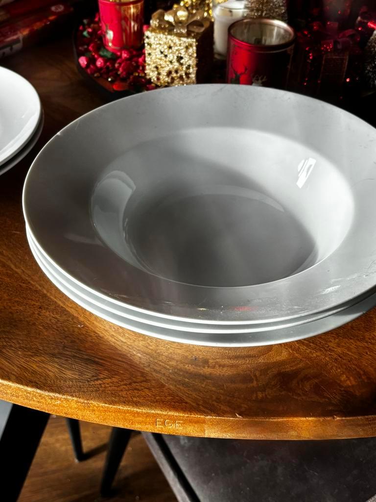 Gratis IKEA Borden - 3 Groot, 2 Middel