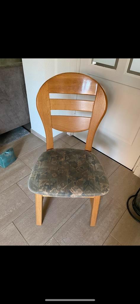 gratis / 4 eetkamerstoelen