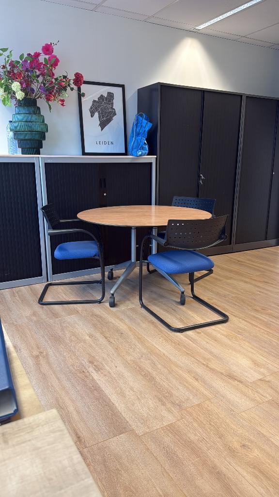 GRATIS op te halen: Ronde tafel + 4 stoelen