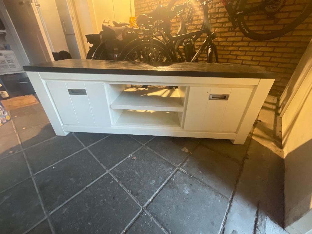 TV meubel (gratis)