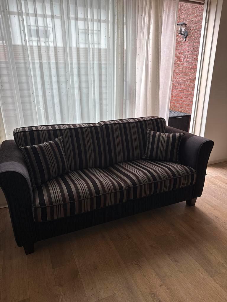 Gratis af te halen bank drie zitter bankstel