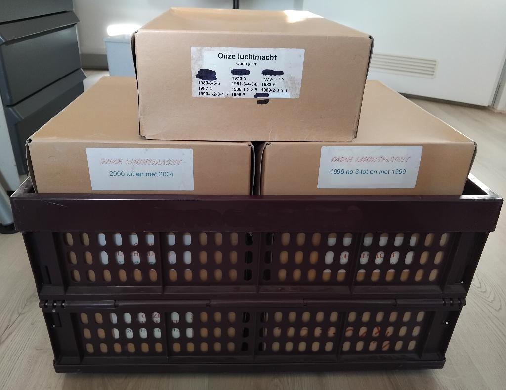 169 Oude tijdschriften van vereniging Onze Luchtmacht