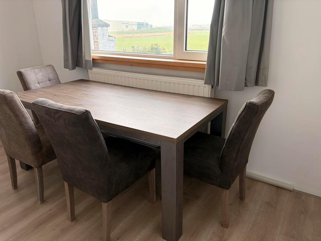 Gratis afhalen: 4 suede look eetkamerstoelen