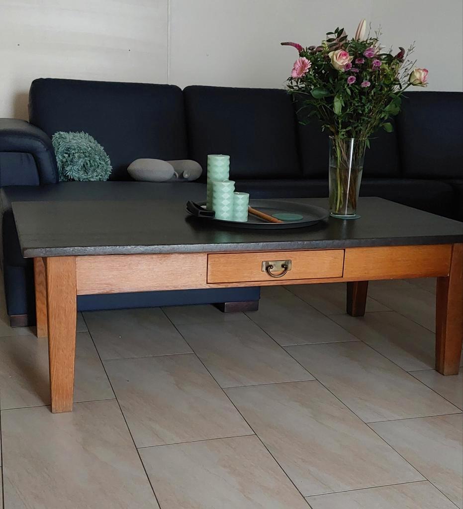 Eiken salontafel met lade