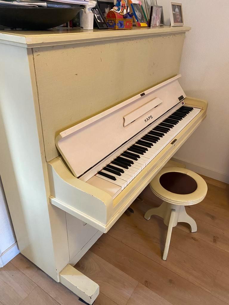 Gratis af te halen: antieke piano Kaps met kruk