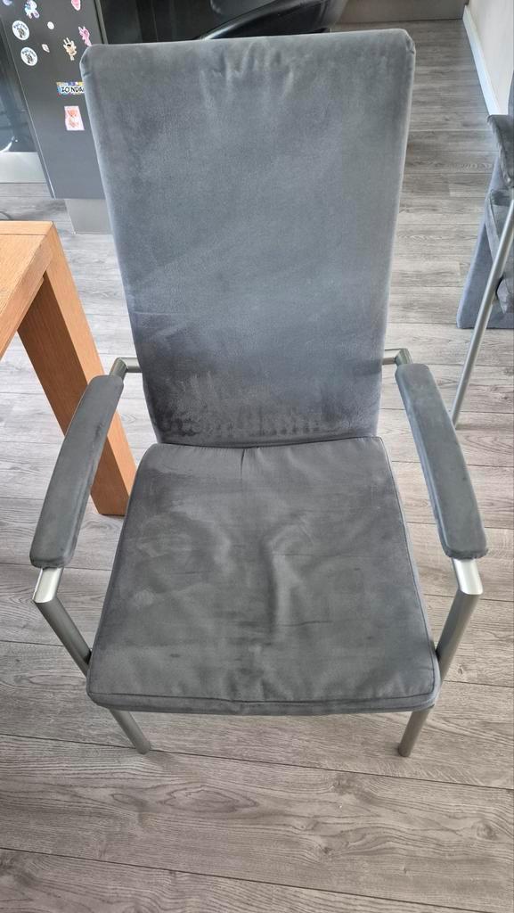 eettafel met 6 eetkamerstoelen gratis