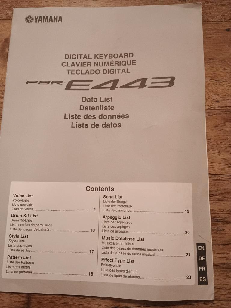 Yamaha PSR-E344 Handleiding / Manual
