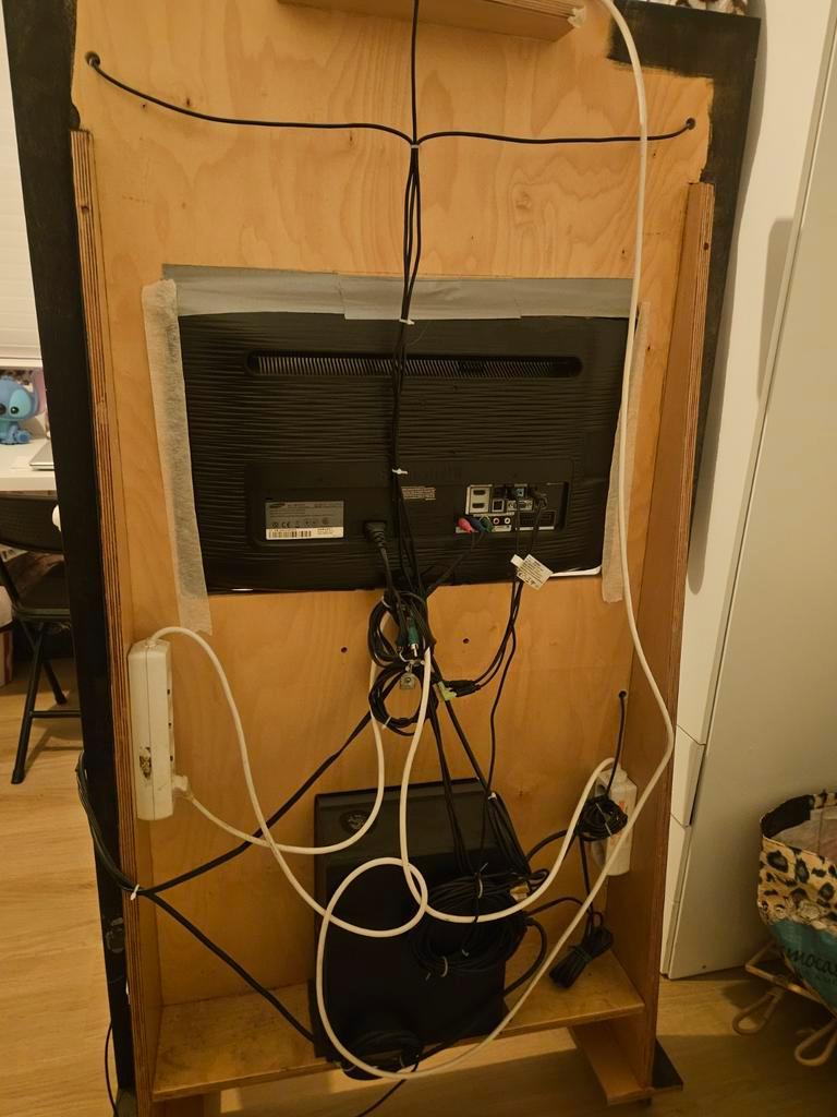 Game Wand met TV & Speakers - Compleet!