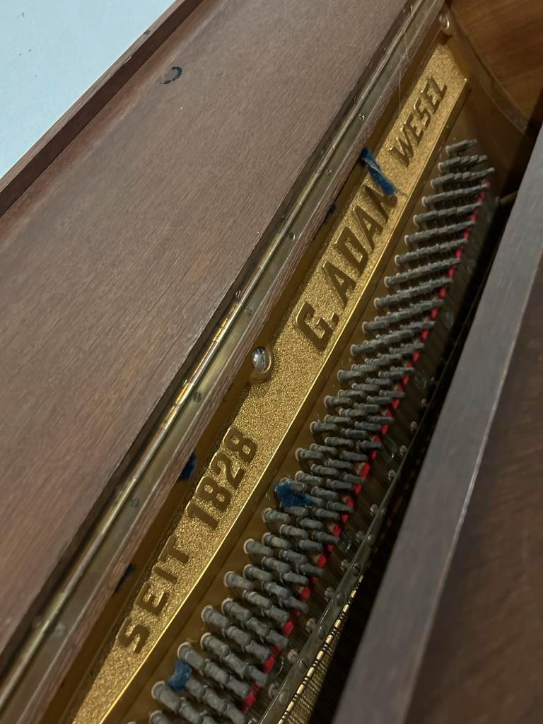 Oude piano - moet gestemd worden