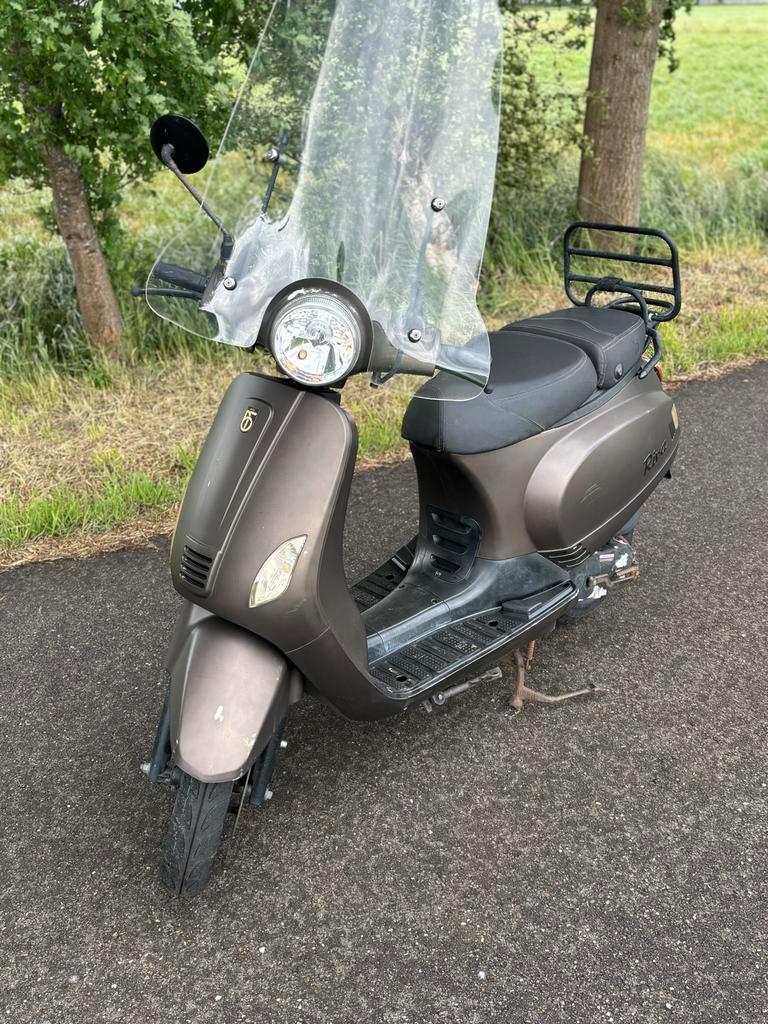 Gezocht: SCOOTERS/BROMMERS/MOTOREN