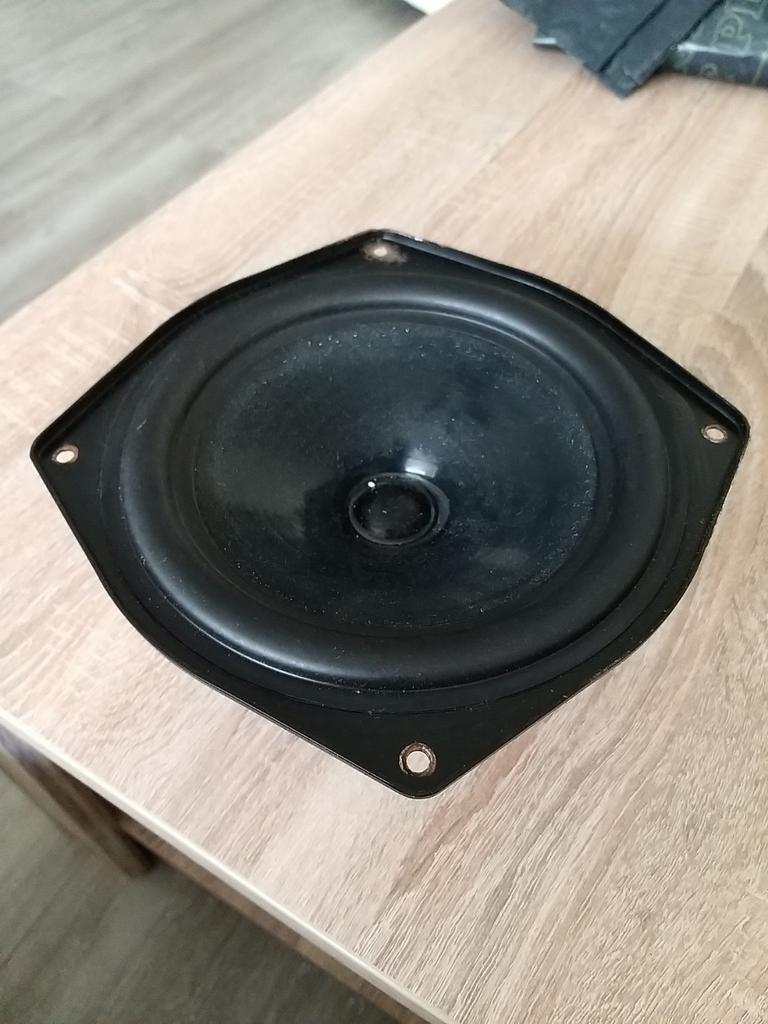 2x kef bassdriver met filter van solosound speakers