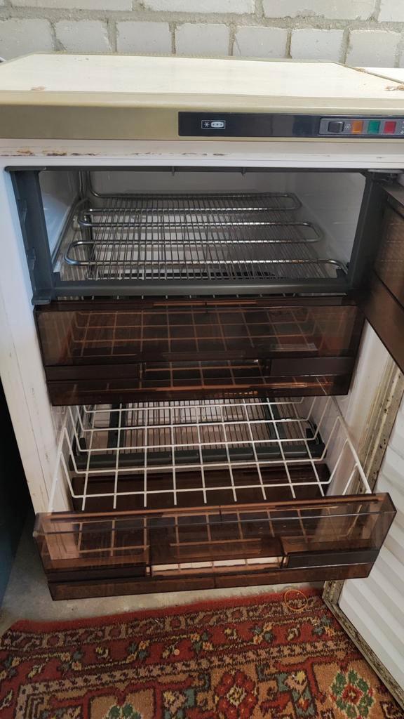 Oude vriezer - gratis af te halen