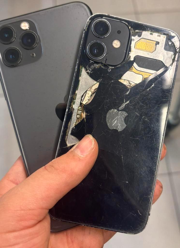 Gezocht kapote iPhones/samsungs