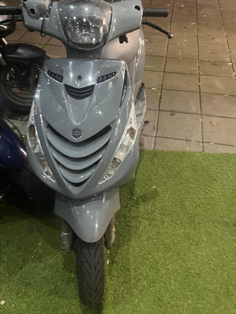 Piaggio zip gezocht!